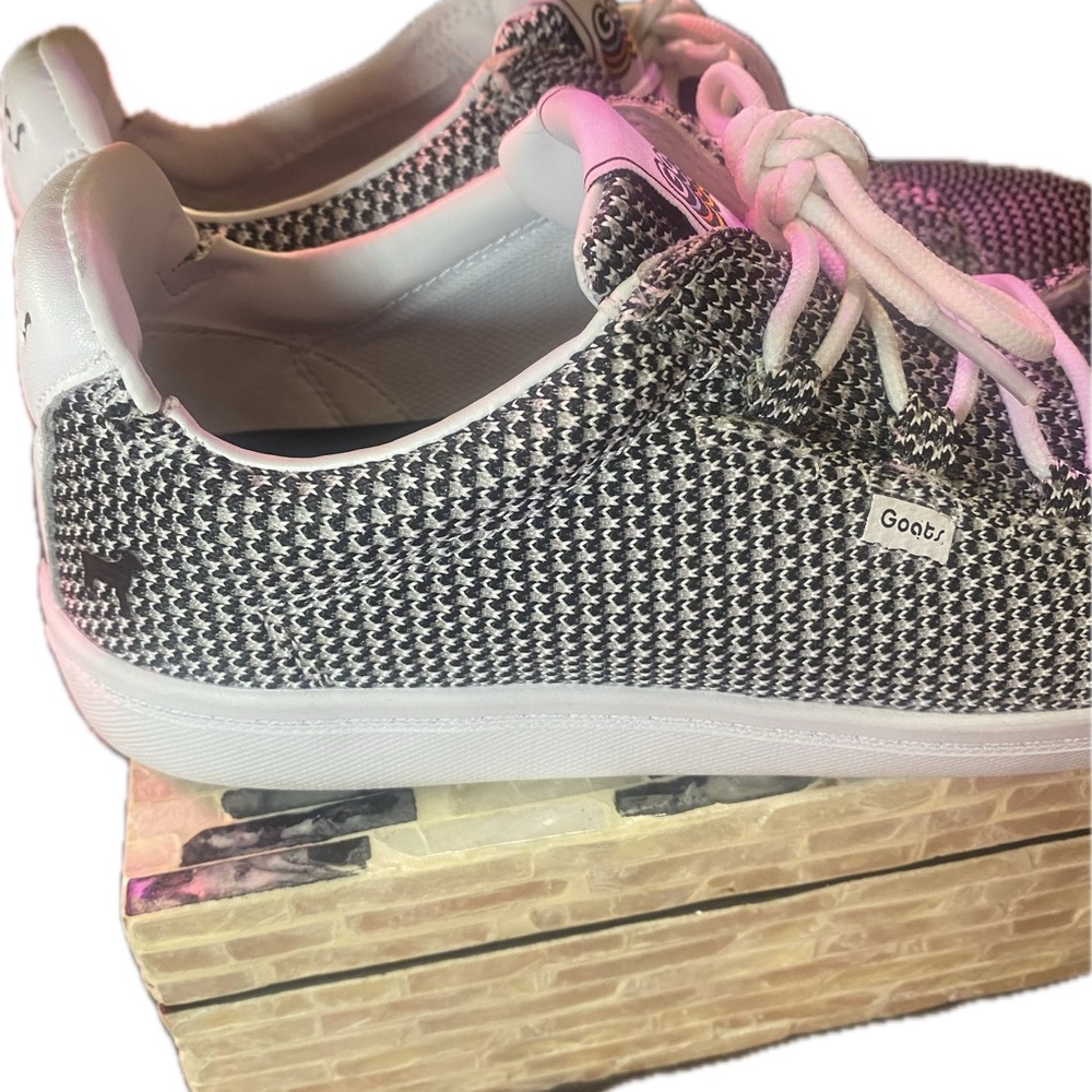 GOATS Sneakers Size 7